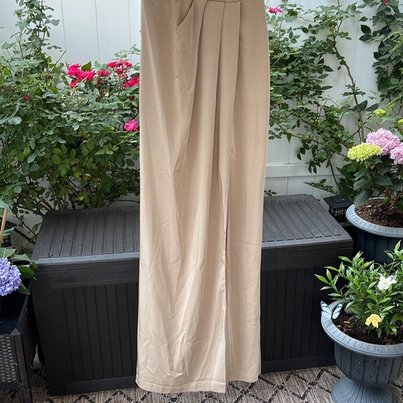 Marchesa - Notte - “Turin” Champagne V-Neck Gown With Draped Low Back - Picture 4 of 16